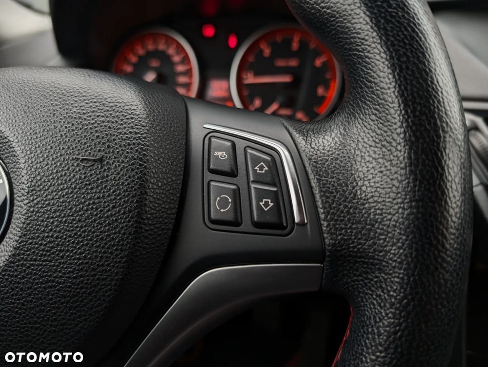 BMW X1 xDrive18d Sport Line - 16