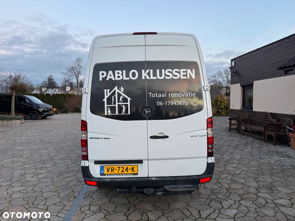 Mercedes-Benz Sprinter - 4