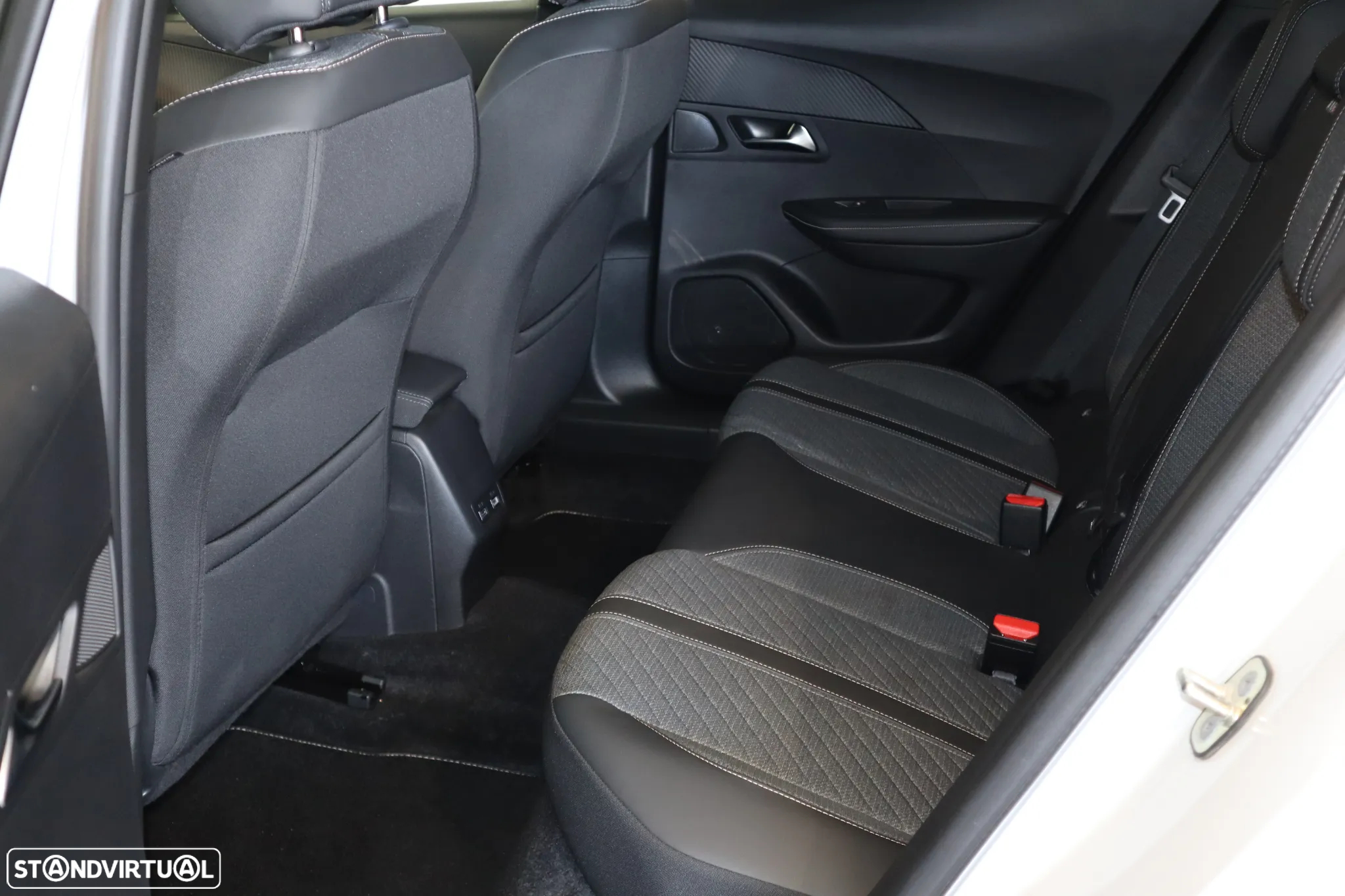 Peugeot 2008 1.2 PureTech Allure Pack - 7