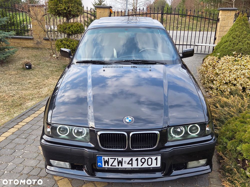 BMW Seria 3 323i - 4