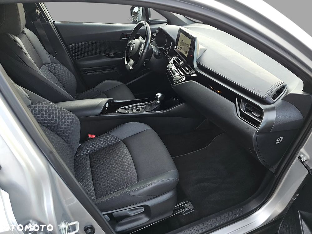Toyota C-HR 2.0 Hybrid Executive - 24