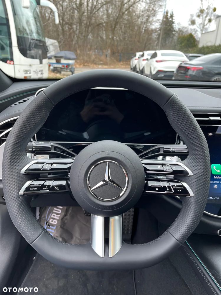 Mercedes-Benz Klasa E 200 - 12