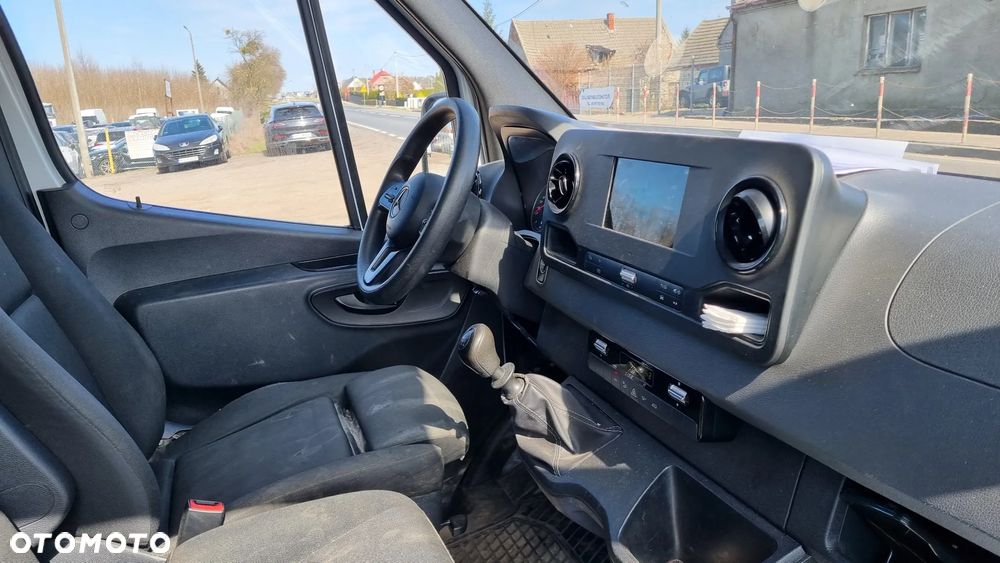 Mercedes-Benz Sprinter - 21