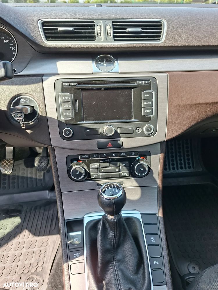 VOLKSWAGEN Passat 2012 — imagine 36