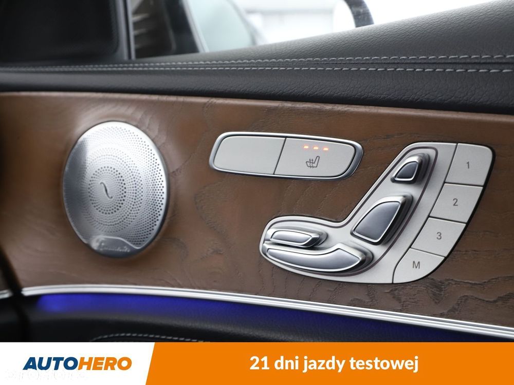 Mercedes-Benz Klasa E 220 d 4-Matic 9G-TRONIC - 37