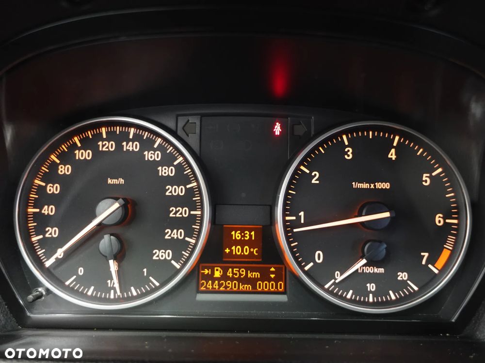 BMW Seria 3 318i Edition Sport - 38