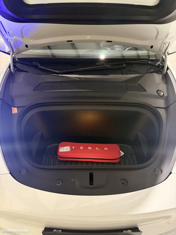 Tesla Model Y Long Range Dual Motor AWD - 41