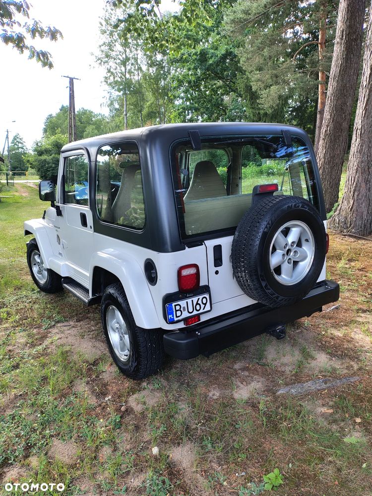 Jeep Wrangler - 4