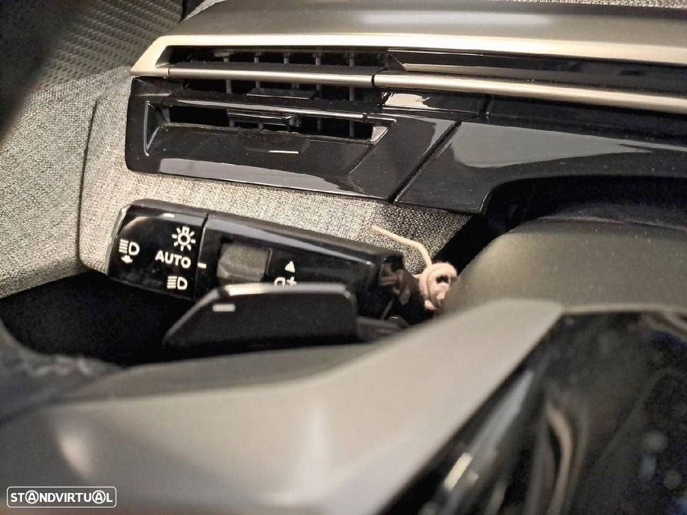 Peugeot 3008 1.2 Hybrid Allure e-DCS6 - 14