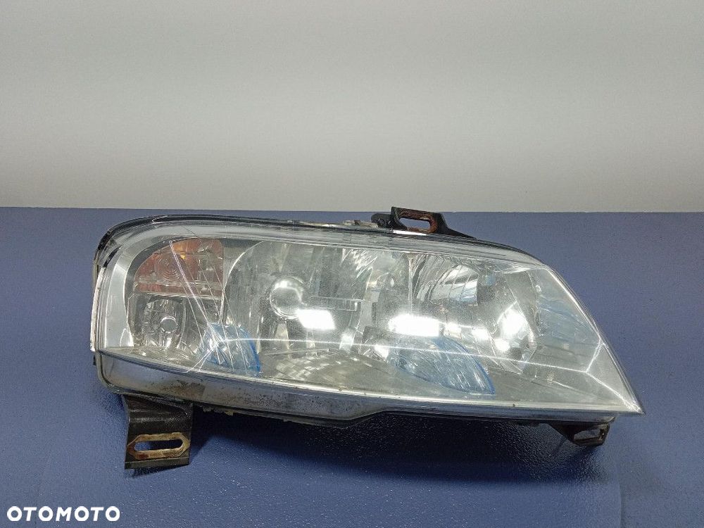 FIAT STILO 5D  REFLEKTOR PRAWY LAMPA PRZÓD EU 40780748 - 1