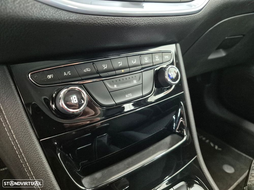 Opel Astra Sports Tourer - 14
