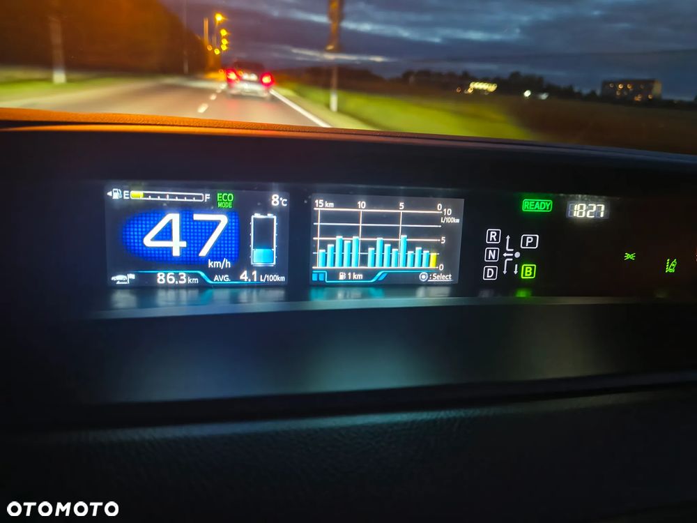 Toyota Prius (Hybrid) Comfort - 21