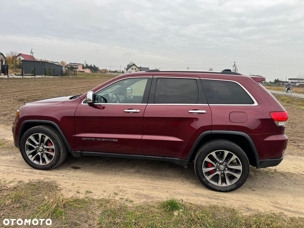 Jeep Grand Cherokee - 23