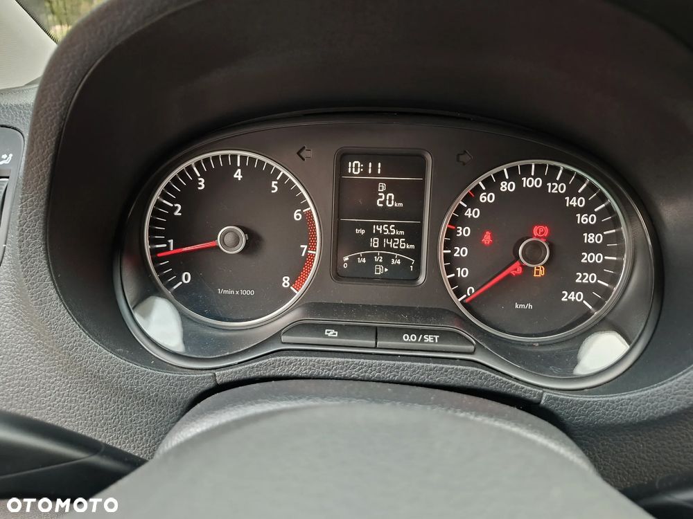 Volkswagen Polo 1.2 Style - 24