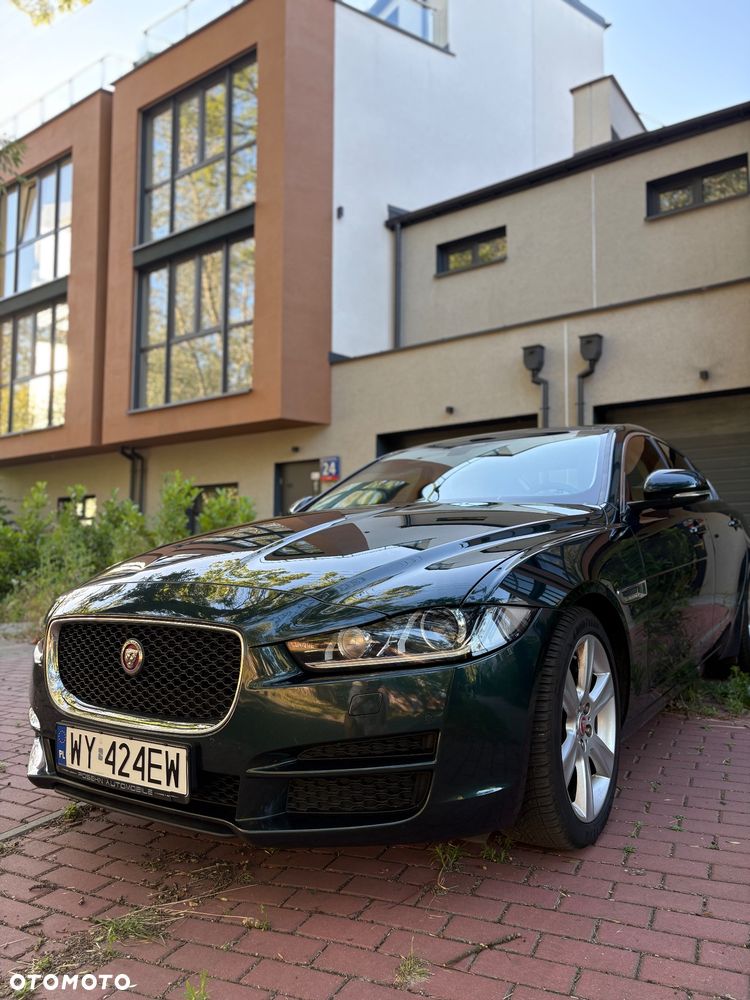 Jaguar XE 2.0 D Prestige - 2