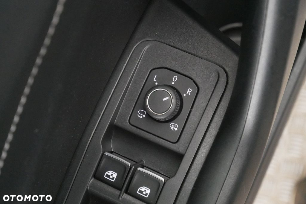 Volkswagen T-Roc 1.5 TSI Style - 25