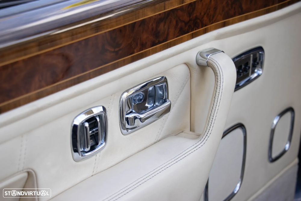 Rolls Royce Corniche Standard - 37