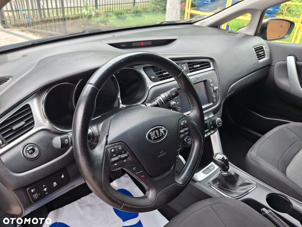 Kia Ceed 1.4 CVVT ISG Dream Team Edition - 10