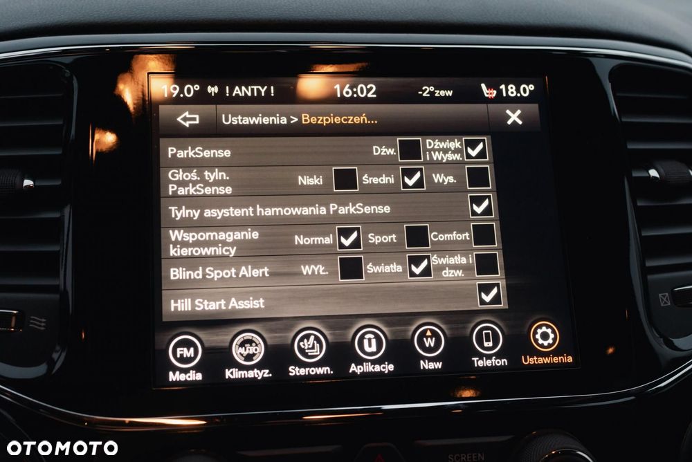 Jeep Grand Cherokee - 21