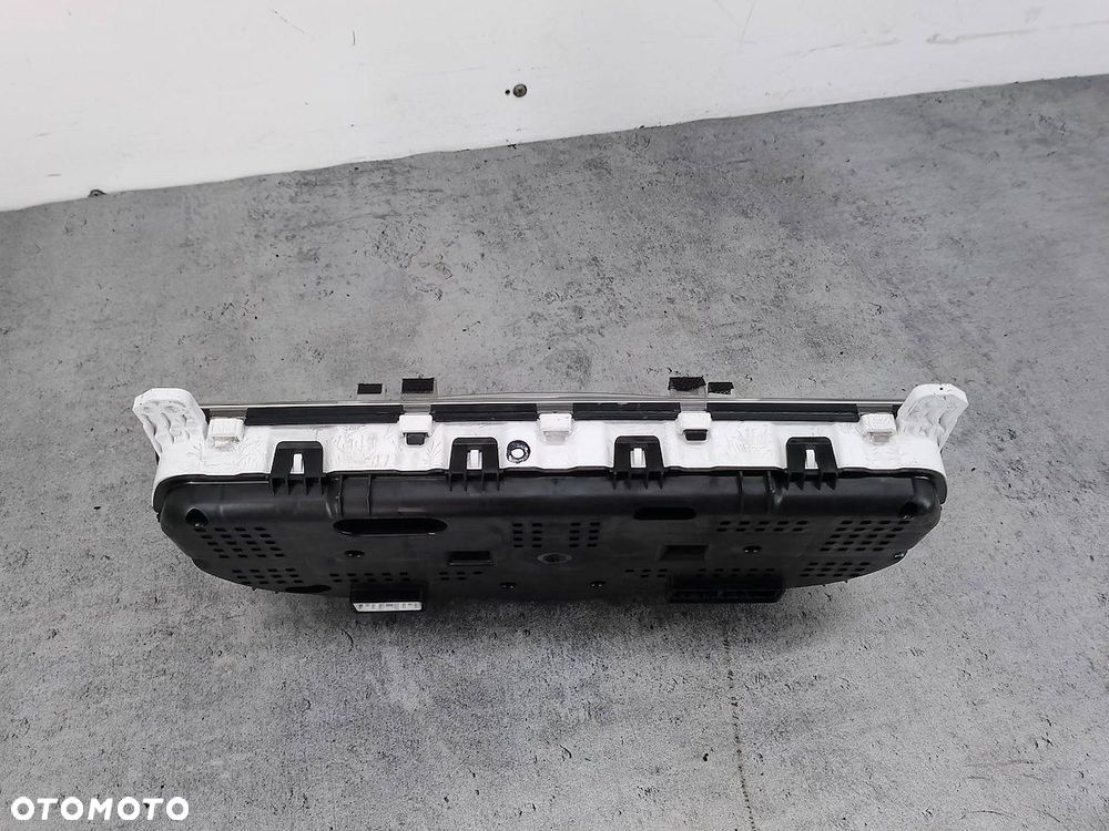 LICZNIK HYUNDAI I30 I 84003-2R030 1.4 CVVT - 7