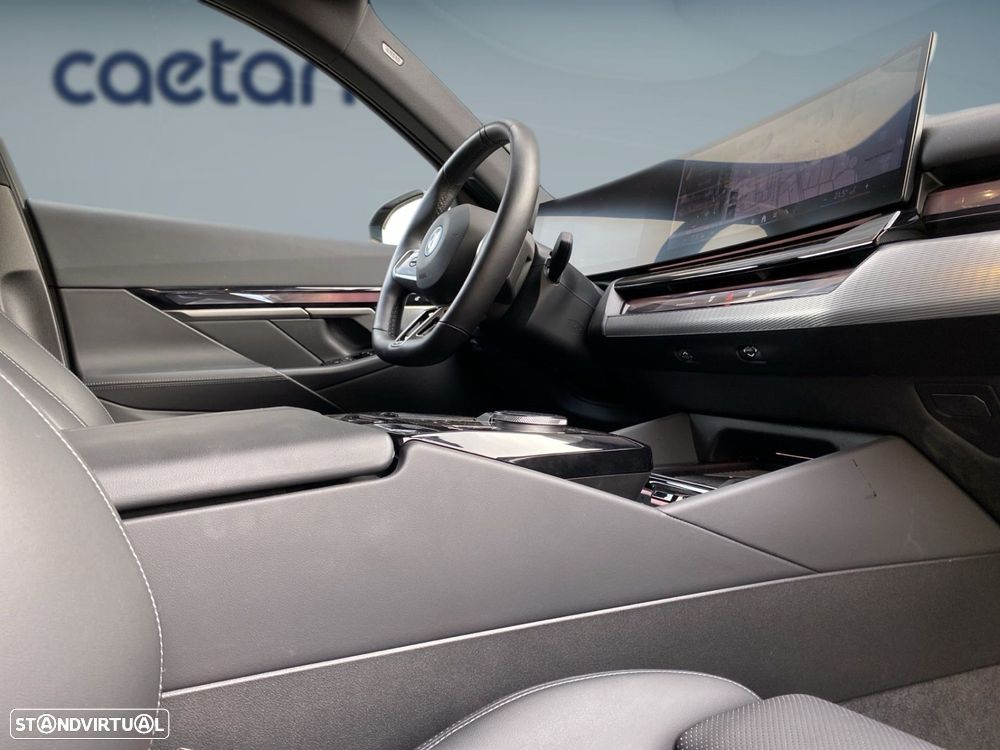 BMW i5 eDrive40 Pack Desportivo M - 14