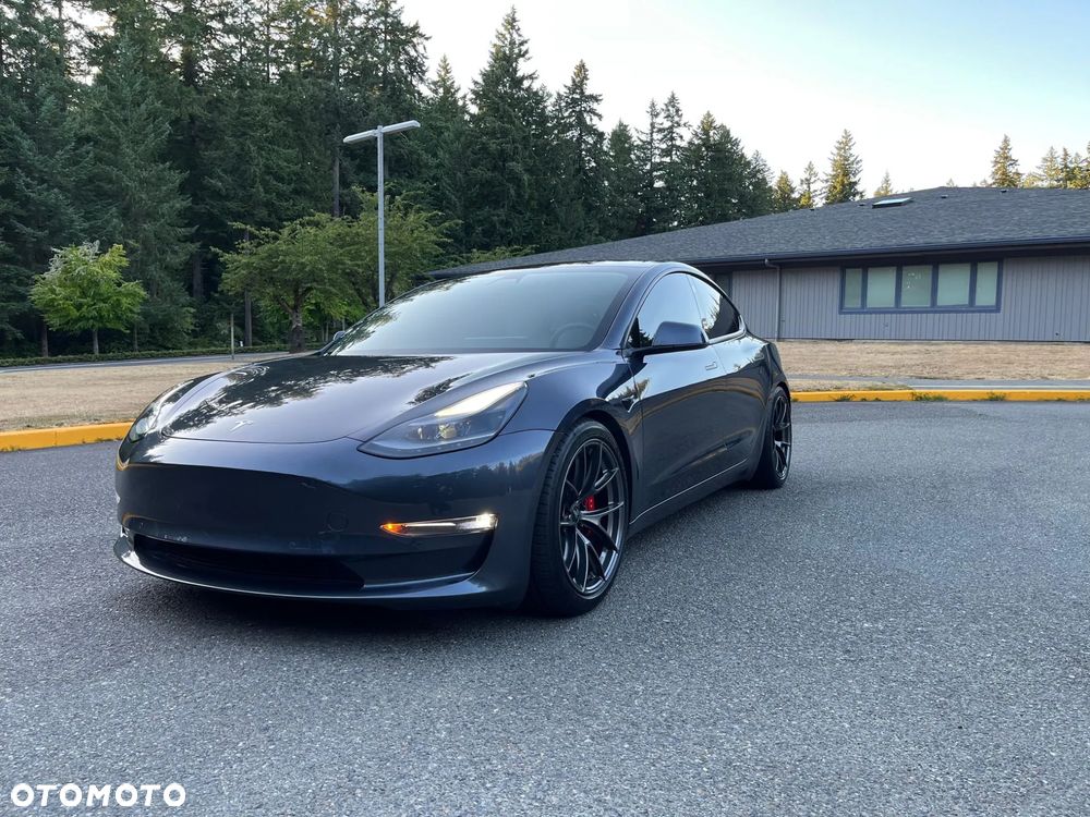 Tesla Model 3 Standard Reichweite Plus Hinterradantrieb - 3