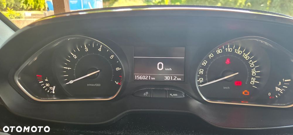 Peugeot 208 PureTech 110 Stop & Start Allure - 11