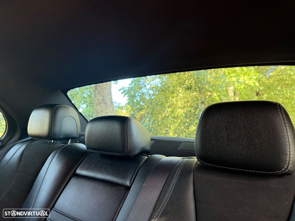 Mercedes-Benz E 220 d 9G-TRONIC AMG Line - 26