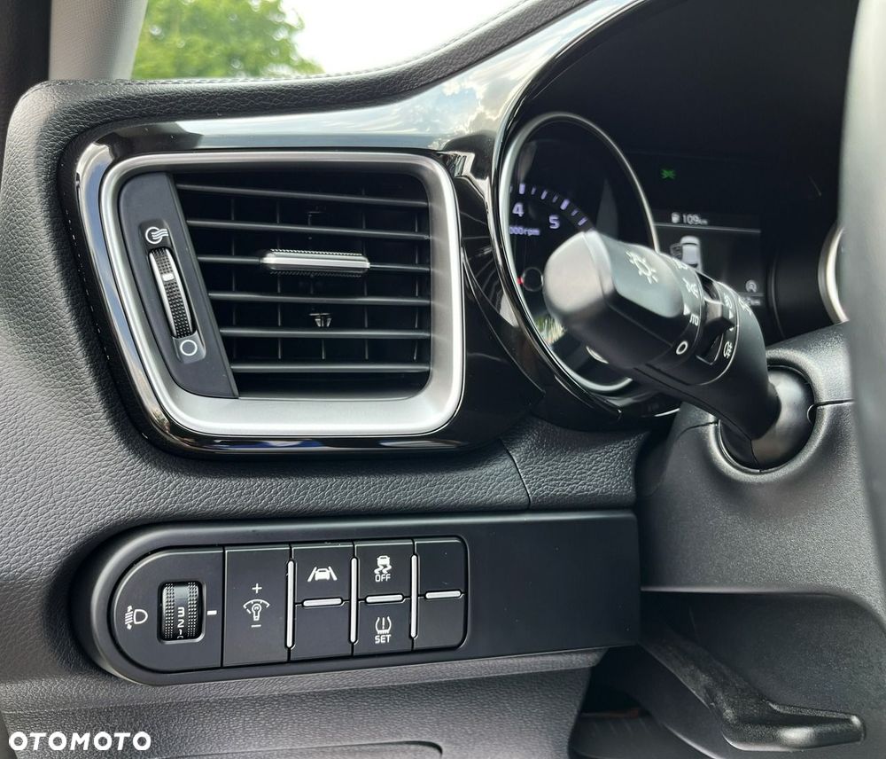 Kia XCeed 1.5 T-GDI M - 33