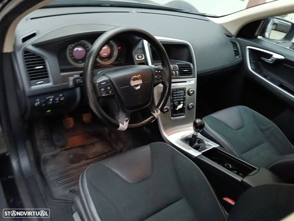 Volvo XC 60 2.0 D3 Drive Momentum Start/Stop - 17