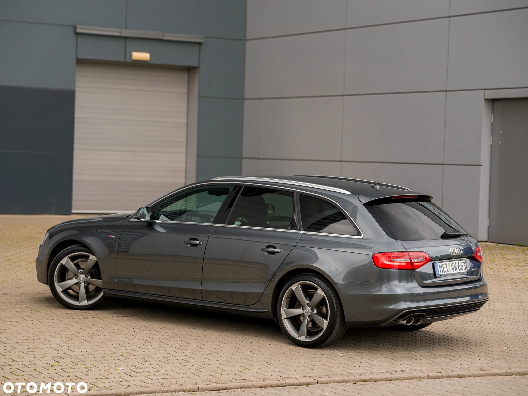 Audi A4 Avant 2.0 TDI DPF quattro S tronic S line Sportpaket - 6