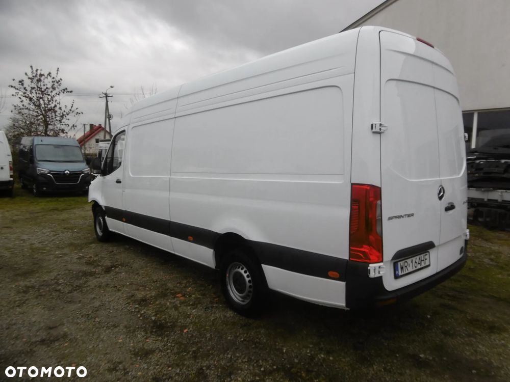 Mercedes-Benz Sprinter - 2
