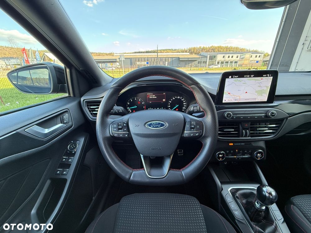 Ford Focus 1.0 EcoBoost ST-Line - 30
