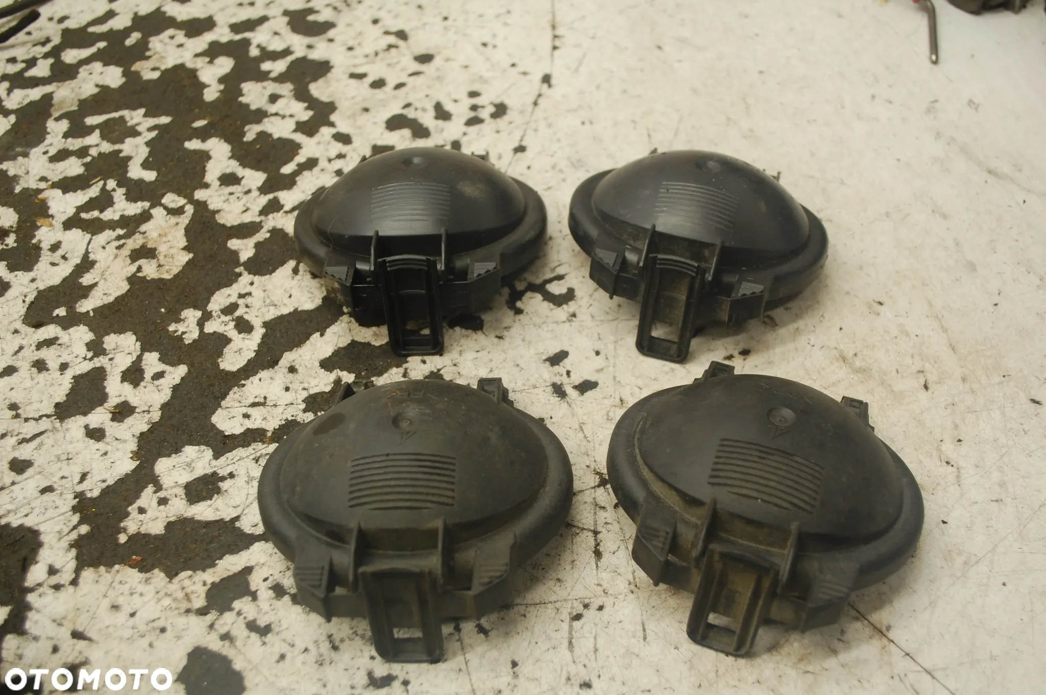 OSŁONA ZAŚLEPKA LAMPY LEWY PRAWY PRZÓD PRZEDNIA 1305219069 AUDI A4 B7 A3 8P - 2