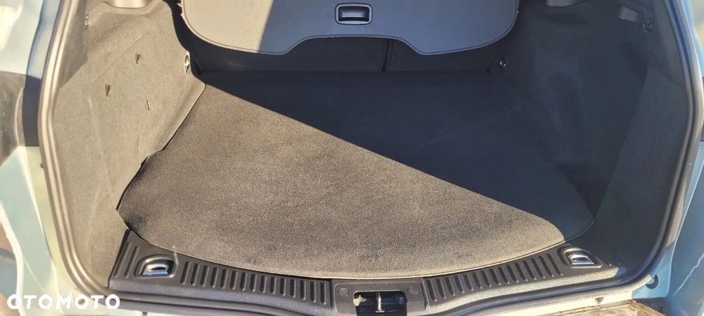 Ford Mondeo 2.0 Ghia - 12