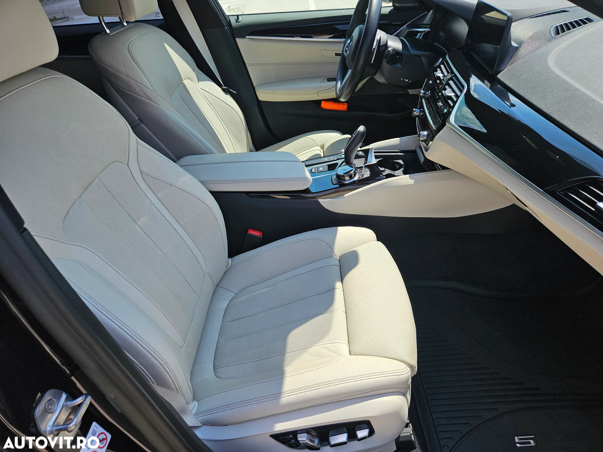 BMW Seria 5 520d xDrive AT - 24