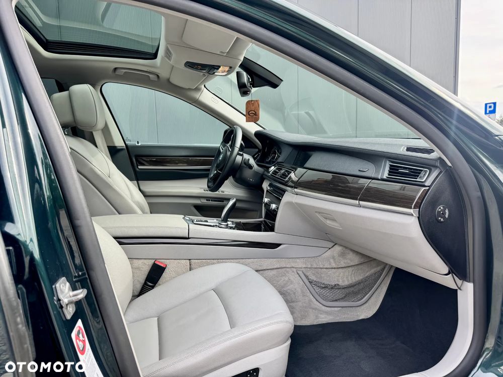 BMW Seria 7 730d - 25