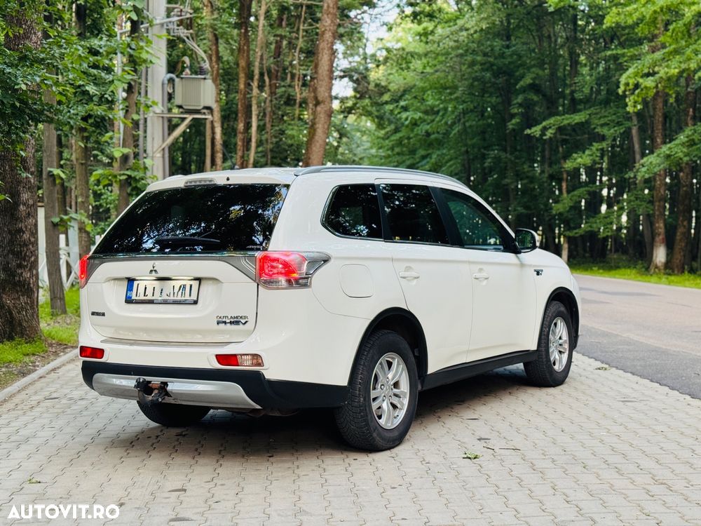 Mitsubishi Outlander - 6