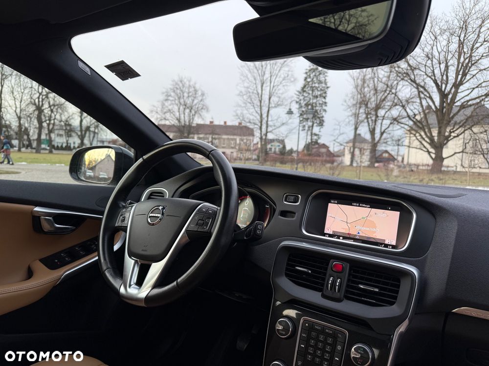 Volvo V40 Cross Country D3 Momentum - 25