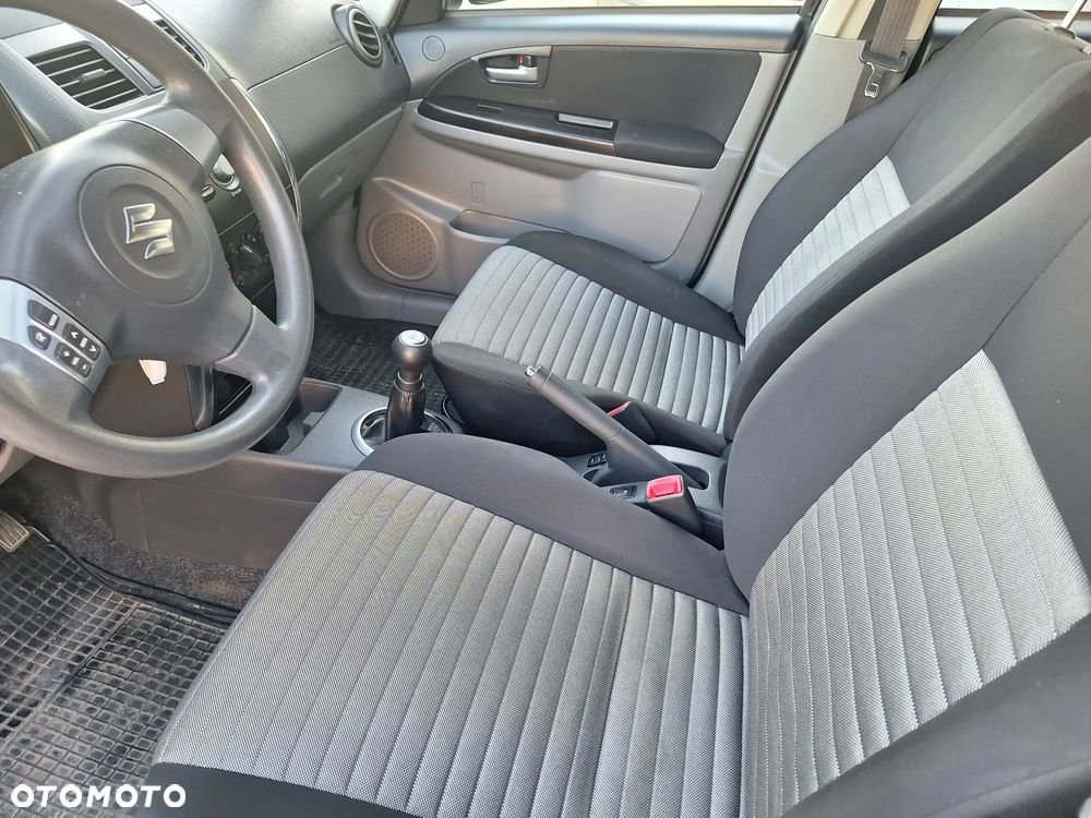 Suzuki SX4 Classic 1.6 VVT 4x4 Style - 9