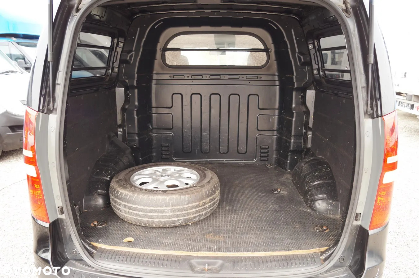 Hyundai H1 - 22