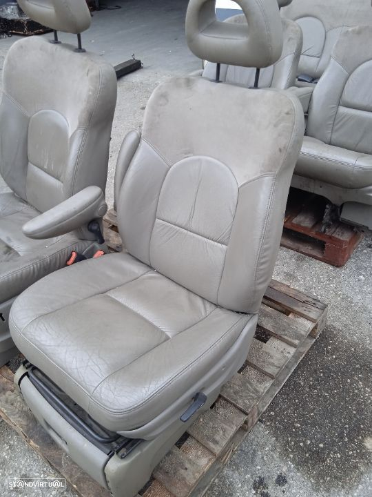 Bancos Chrysler Voyager - 7