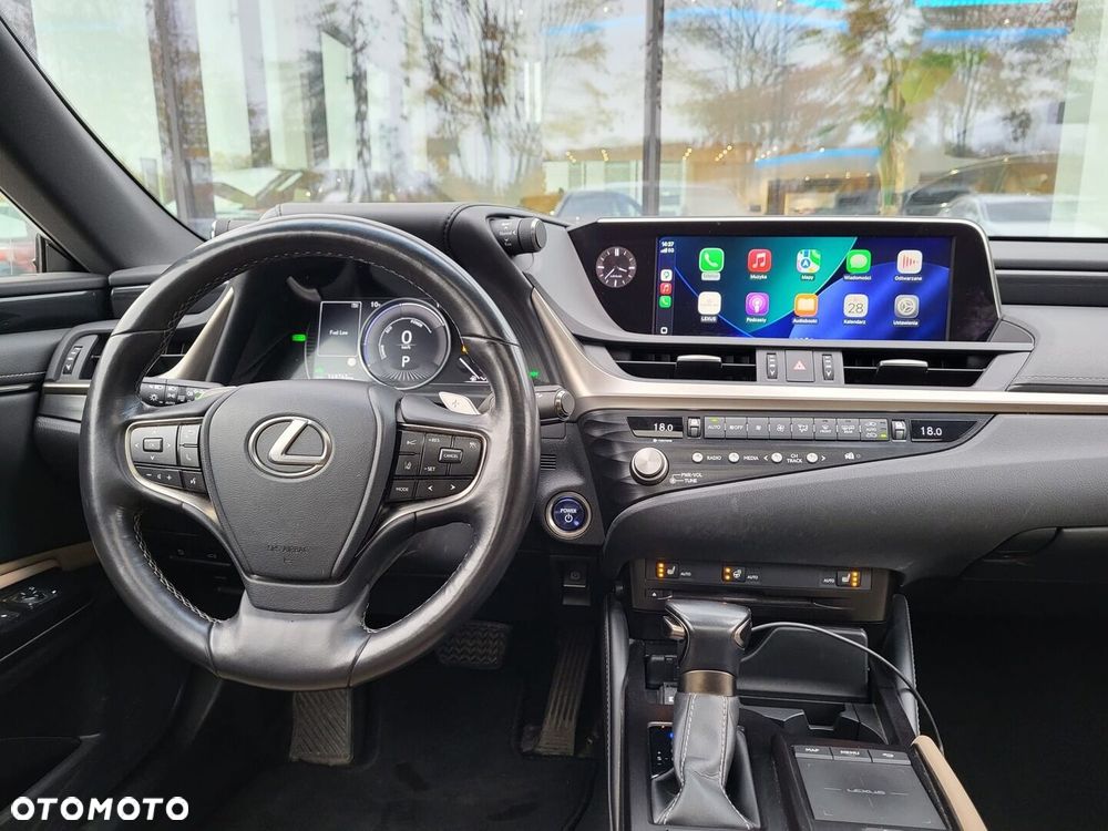Lexus ES - 5