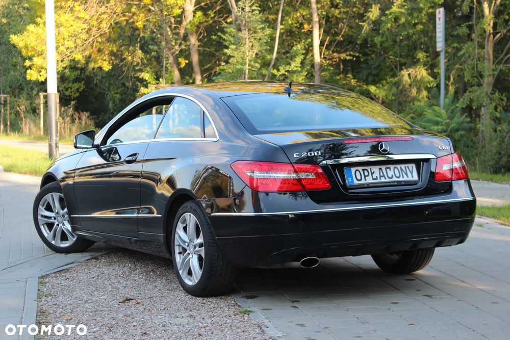 Mercedes-Benz Klasa E 200 CGI BlueEffICIENCY - 25