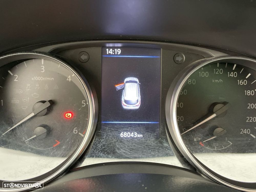 Nissan Qashqai 1.5 dCi N-Connecta DCT - 8