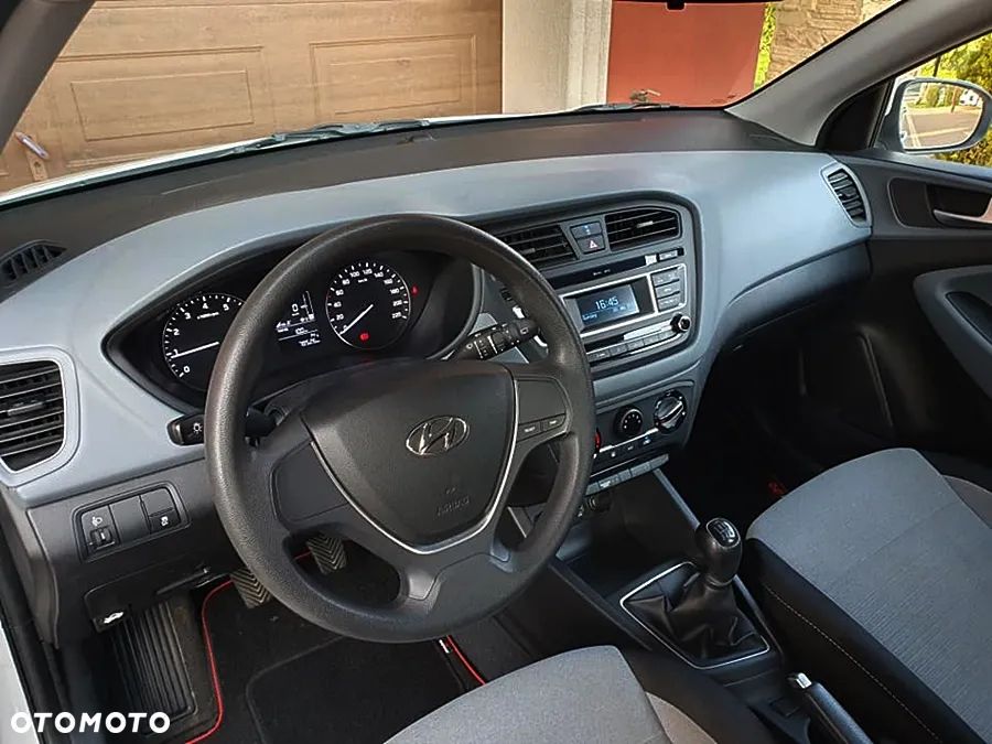 Hyundai i20 - 20