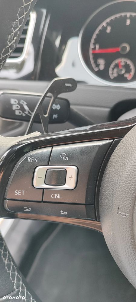 Volkswagen Golf 2.0 TDI SCR DSG Highline - 19