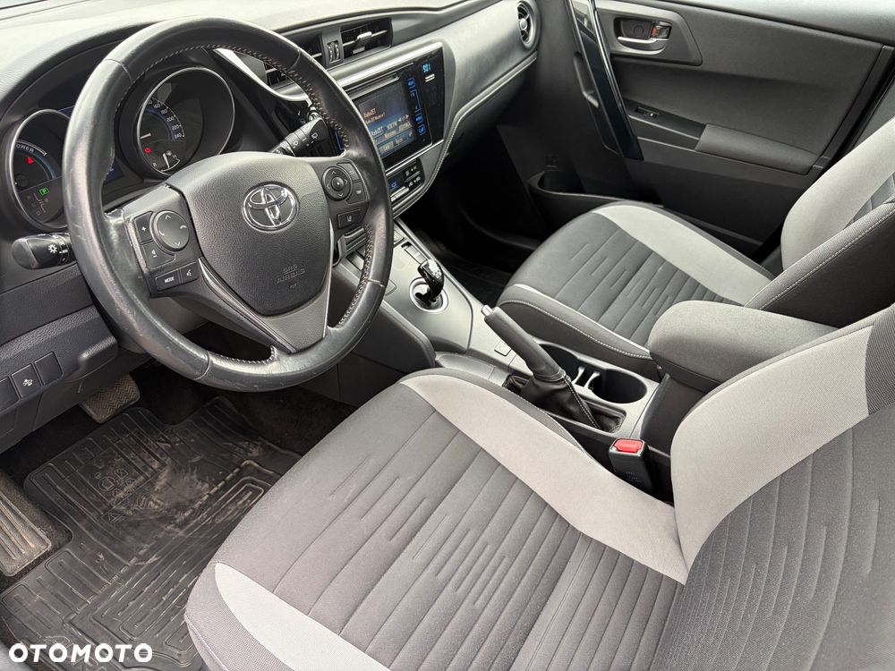 Toyota Auris - 13