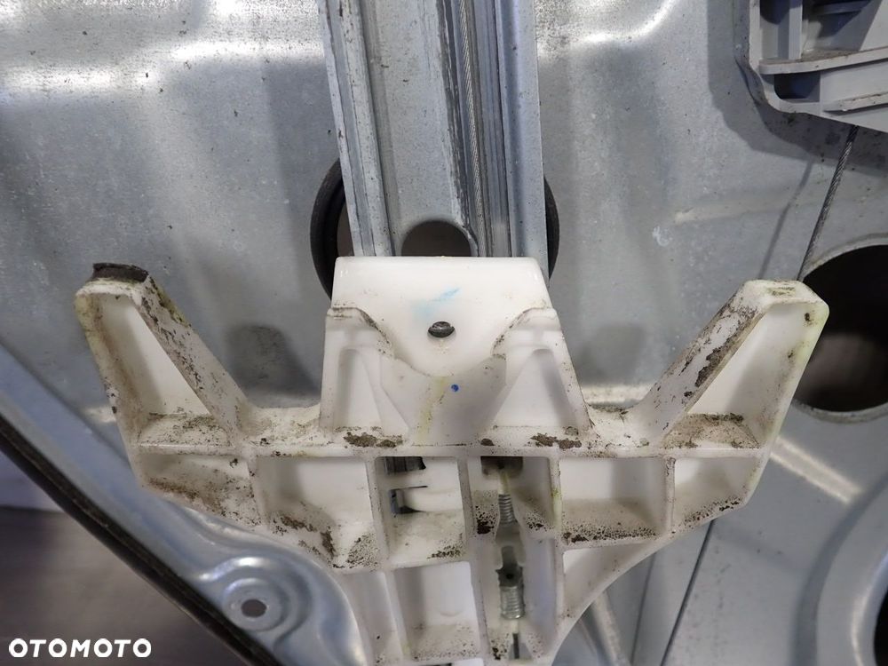 PODNOŚNIK SZYB PRAWY TYŁ KIA CEED - 9