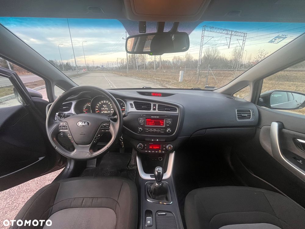 Kia Ceed 1.6 GDI L - 23